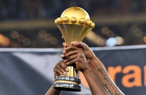 كاف يقرر تأجيل كأس الأمم الإفريقية إلى بداية عام 2026