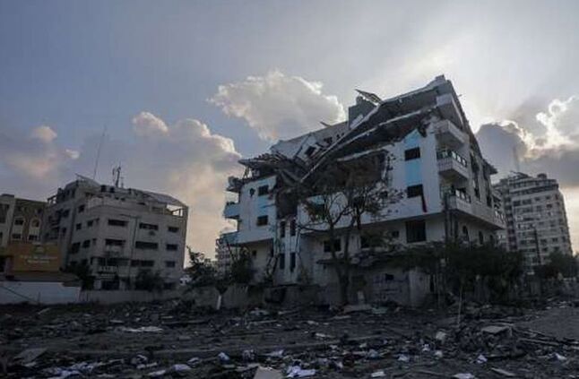 «القاهرة الإخبارية»: الزوارق الحربية الإسرائيلية تقصف شاطيء بحر النصيرات
