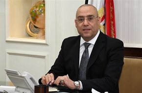 وزير الإسكان يتابع سير العمل بمشروعات مدينة قنا الجديدة
