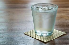 خبراء يحذرون من شرب «الماء المثلج» في «عز الحر» - المصري لايت
