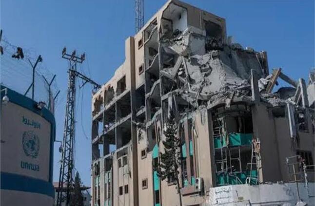 "الأونروا" تحذر من خطر القنابل غير المنفجرة المنتشرة بين البيوت المدمرة في غزة