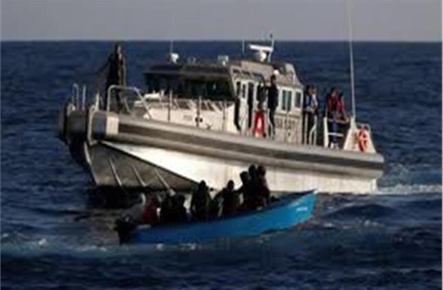 مصرع شخصين وإنقاذ 11 آخرين فى غرق مركب هجرة غير شرعية بمطروح