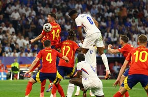 إسبانيا تهزم فرنسا بثنائية وتتأهل لنهائي كأس أمم أوروبا