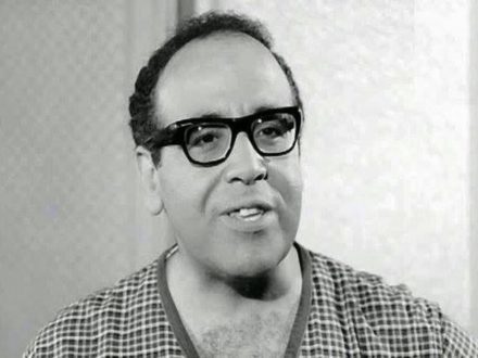 وُلد حسن مصطفى في 26 يونيو 1933 في باب الشعرية بالقاهرة وتخرج من المعهد العالي للفنون المسرحية
 
