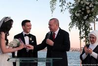 شهد على عقد الزواج رئيس الوزراء التركي رجب طيب أردوغان 