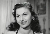 حققت شهرة كبيرة للغاية في الخمسينيات وكانت ضيفة على عدد كبير من أفلام إسماعيل يس 
