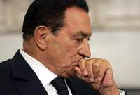 وقرر مبارك نفسه العودة إلى المطار خاصة بعد وصول معلومات تؤكد أنه يوجد كمين آخر في الطريق كان ينتظره 
