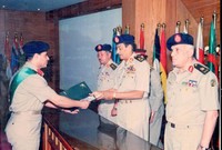 حصل الرئيس السيسي علي العديد من الأوسمة والأنواط منها نوط الخدمة الممتازة 2007، ميدالية 25 يناير 2012، نوط الواجب العسكري من الطبقة الأولى 2012
