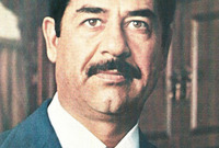 تم إلقاء القبض على الرئيس الخامس للعراق صدام حسين، مساء يوم السبت 13 ديسمبر في عام 2003، على يد جنود اللواء الأول التابع لفرقة المشاة الرابعة والقوات الخاصة الأمريكية
