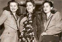  في يونيو عام 1946 سافرت الأميرة فتحية وعمرها حوالي 15 عاماً مع والدتها الملكة نازلي وشقيقتها فائقة في رحلة إلى أوروبا، لتلتقي برياض غالي، الذي شغل منصب أمين للمحفوظات بالقنصلية المصرية بمارسيليا

