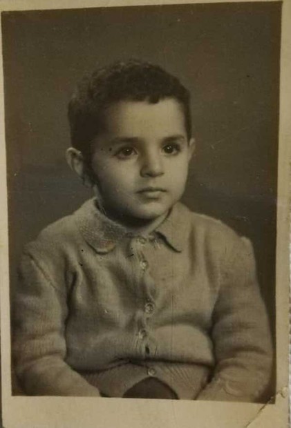  ولد مجدي متولي بمحافظة بني سويف في 19 سبتمبر 1944