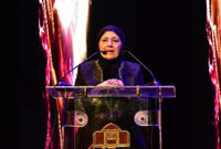 اعتزال مجال الفن في التسعينيات وارتدت الحجاب ثم اختفت عن الظهور الإعلامي لسنوات طويلة حتى تم تكريمها في مهرجان همسة