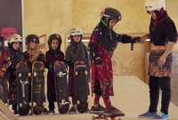 أفضل فيلم وثائقي قصير: Learning to Skateboard in a Warzone