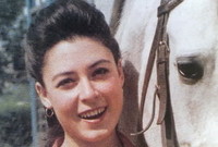 اختارها المخرج صلاح أبو سيف للإشتراك في فيلم "السيد كاف" عام 1994، ثم توالت أعمالها التمثيلية، ومن أبرزها "قانون المراغي، سرايا عابدين، السيدة الأولى"