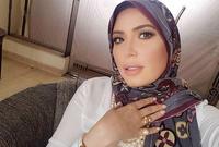 عبير صبري أعلنت اعتزال الفن وارتداء الحجاب عام 2002
 