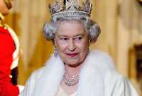 تميزت فترة حكم الملكة إليزابيث الطويلة والتي عمها السلام بالدرجة الأولى بتغيراتٍ كبيرة في حياة مواطنيها