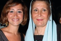 زيزي مصطفى وابنتها منة شلبي
