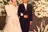  تزوجت الفنانة غادة عبدالرازق أولى زيجاتها من رجل الأعمال السعودي "عادل قزاز" وهي لا تزال في السابعة عشر من عمرها
 
