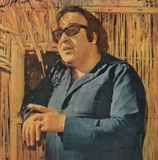  وُلد حسن مصطفى في 26 يونيو 1933 في باب الشعرية بالقاهرة
