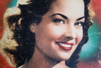 شاركت في أول عمل فني لها عام 1942 في فيلم ممنوع الحب مع محمد عبد الوهاب
