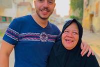 وتوالت بعدها الفيديوهات والتحديات، وأصبحت ماما سناء من أشهر «اليوتيوبر» في مصر
