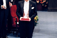 كانت أعظم التكريمات التي حصل عليها العالم الراحل هي حصوله على جائزة نوبل في الكيمياء عن واحدة من اختراعاته الشهيرة التي أحدث ثورة في أبحاثه في مجال كيمياء الفيمتو به في 21 أكتوبر 1999

