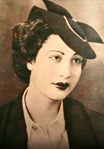 ولدت بديعة صادق في مدينة ملوى بمحافظة المنيا في 1923