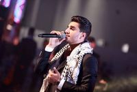 بدأ عساف الغناء وهو في عمر الخامسة فقد شارك في أوبريت طلائع فلسطين ومهرجان نادي الخدمات
