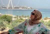 وقد اشتهرت على مواقع التواصل الاجتماعي بتقديم نصائح عن كيفية ارتداء الحجاب بشكل أنيق وترتيبه مع الملابس بإطلالات عصرية
