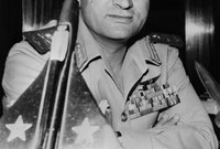 لواء طيار حسني مبارك .. قائد القوات الجوية
