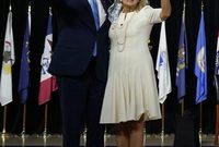 كلل كفاح جو بايدن وزوجته جيل مؤخرًا بفوزه بانتخابات الرئاسة الأمريكية ليصبح رئيس أقوى دولة في العالم

