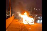 من جديد عاد أحمد حسن وأثار الجدل بعد بثه فيديو عبر «فيسبوك»،  يظهر النيران وهي تلتهم سيارته أعلى الطريق الدائري بمدينة القاهرة.
