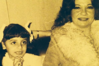 صورة نادرة لأنغام في طفولتها مع الفنانة شادية