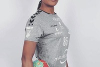 مروة عيد عبدالملك لاعبة نادي الأهلي السابقة لكرة اليد والمحترفة في صفوف فريق نيس الفرنسي حاليا تعرضت لحملة من التنمر على أفراد أسرتها وشكلها وجسدها 