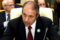 في 3 فبراير 2011 صدر أمر النائب العام في مصر المستشار عبد المجيد محمود بمنعه من السفر خارج البلاد وتجميد أرصدته
