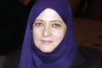 ولكن حياتها تحولت تماما بعد عودتها من العمرة عام 1985 حيث قررت الاعتزال وارتداء الحجاب، واختفت تماما عن الأنظار 
