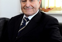 في المركز الثاني الجزائري يسعد ربراب  هو المؤسس والرئيس التنفيذي لمجموعة شركات (Cevital) وهو من مواليد 1944
