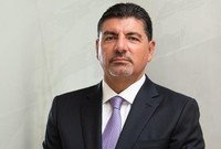  وباع الحريري حصته في شركة (Saudi Oger) للمقاولات والإنشاءا لشقيقه سعد الحريري رئيس وزراء لبنان الحالي- وأسس (Horizon Group) وترأسها وهي شركة قابضة عقارية لديها استثمارات في الأردن وبيروت 
