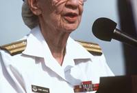 استمرت غريس في الابتكار والعمل مع الكمبيوترات حتى تقاعدت من البحرية الأمريكية، وهي في سن الـ 79، وكانت حينها أكبر ضباط هذا السلاح عمرًا
