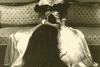 في عام 1941 تحول لقبها الرسمي إلى امبراطورة إيران بعد تقلد زوجها مقاليد الحكم في إيران