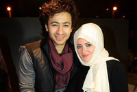 صورة لحمادة هلال مع زوجته أسماء 