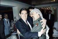 صورة نادرة لمحمد عوض مع الرئيس الفلسطيني الراحل ياسر عرفات