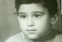 صورة لأكرم حسني في طفولته