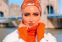 دلال الدوب تعد واحدة من أشهر المدوّنات الكويتيات المحجبات، تكتب عن الجمال والموضة عبر حسابها على «إنستجرام»، كما تستعرض حياتها اليومية عبر «سناب شات»