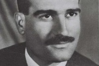 ولد عام 1924 في مدينة الأسكندرية وهو سوري الأصل ويهودي الديانة وكان من أكبر الداعمين لهجرة اليهود الموجودين في البلدان العربية إلى إسرائيل
