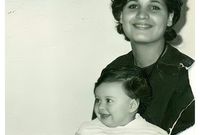 صورة دينا مع والدتها