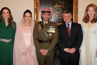 الأمير حمزة هو الأخ غير الشقيق للملك عبد الله من والده والملكة نور 