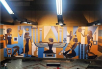 منذ أيام انتشرت صور من داخل محطة مترو "كلية البنات" لجدارية من تصميمها، أثارت استياء البعض بسبب استخدامها لألوان بشرة داكنة في التصميم الأمر الذي يقوي نظرية أن الحضارة المصرية حضارة إفريقية وليست مصرية