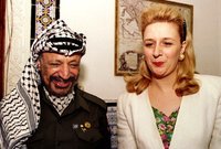كان دوما ما يعلن ياسر عرفات، أنه لن يتزوج، فزواجه أصبح من القضية الفلسطينية، ولكن يبدو أن ظهور سهى غيّر ما كان يخطط له