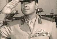التحق بالكلية الحربية عام 1939 وكان أصغر طالب في دفعته ومؤسس وقائد أول فرقة سلاح مظلات في مصر 1954-1959